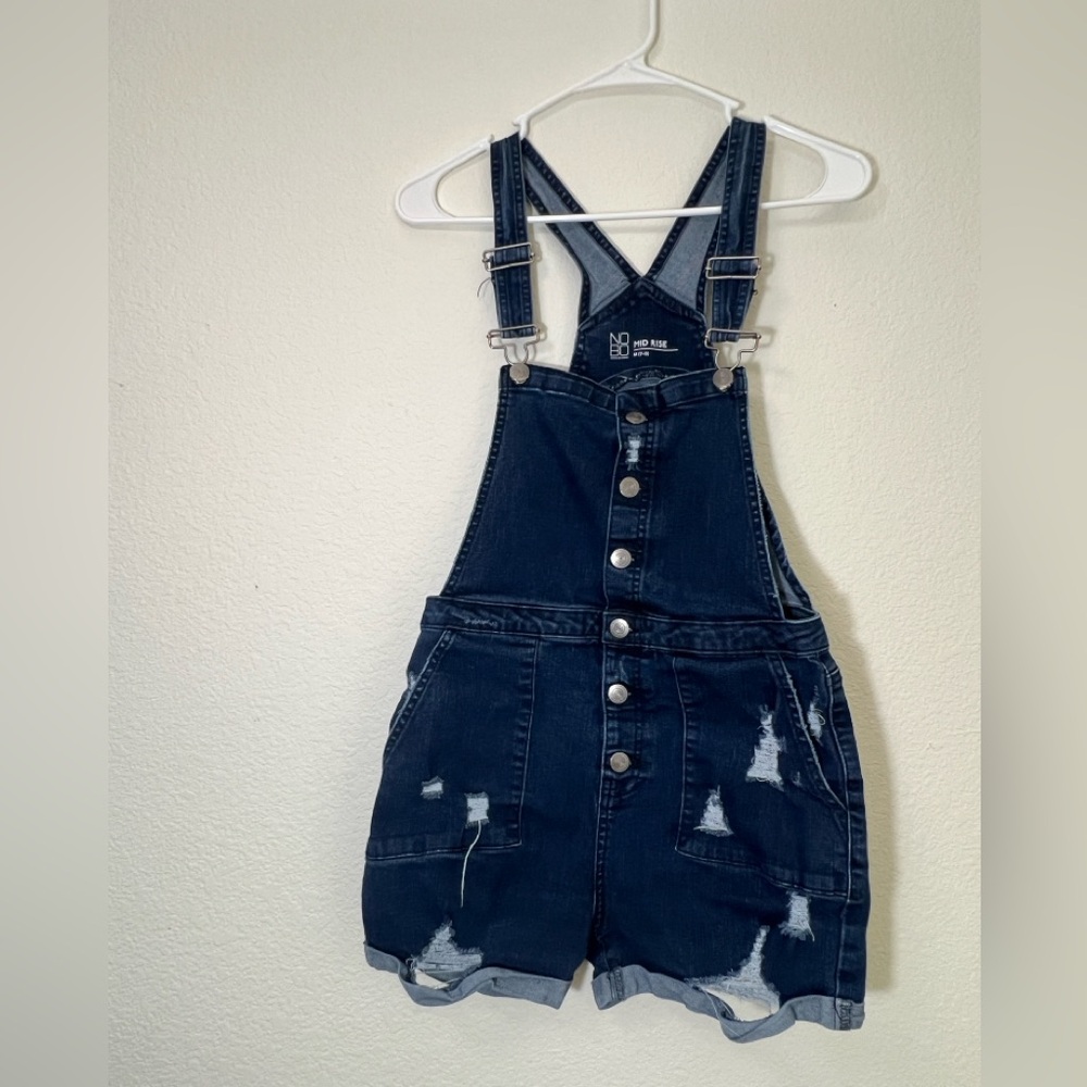 No Boundaries women’s overall shorts